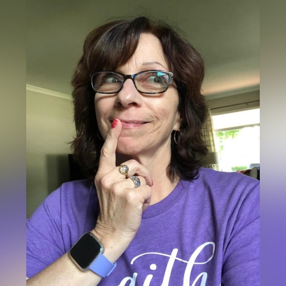 Meet your Posher, Georgene - Picture 3 of 4